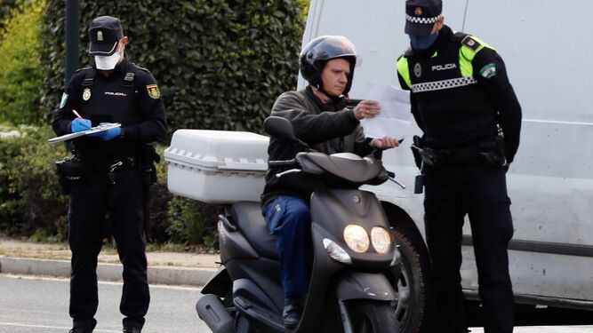 Control de la Policía Nacional en Sevilla