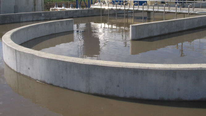 Estación de depuración de aguas en la Costa.