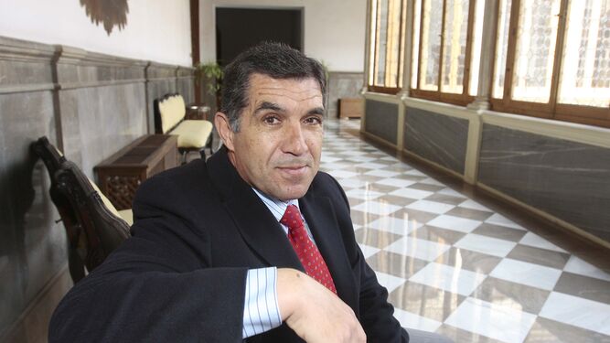 El presidente del TSJA, Lorenzo del Río, en la sede del Alto Tribunal andaluz, en la Real Chancillería de Granada.
