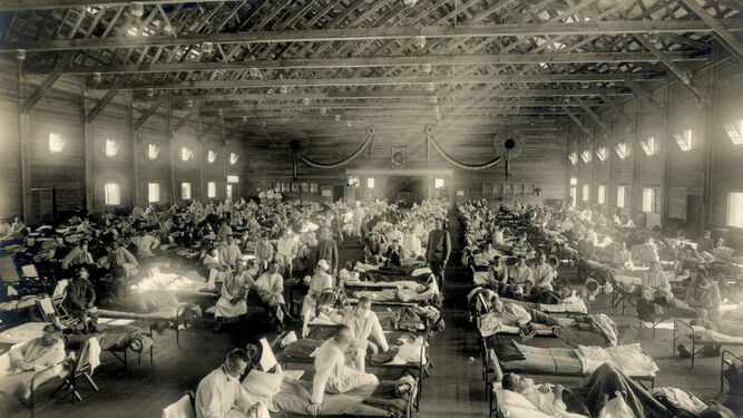 Enfermos en un hospital de campaña en Camp Funston, en EEUU