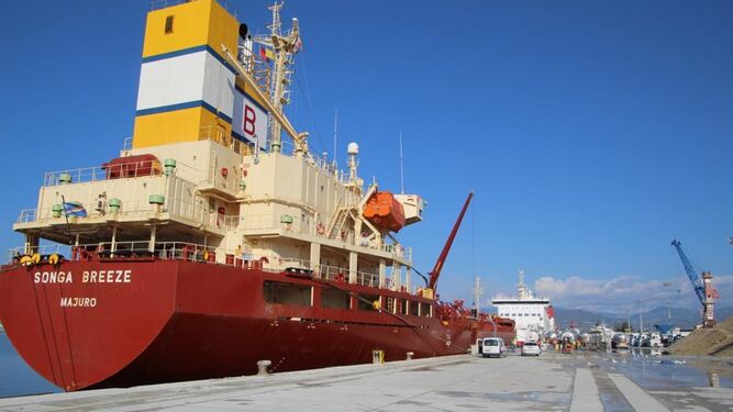 El Puerto de Motril mueve  200.000 toneladas de mercancías en el primer mes del estado de alarma