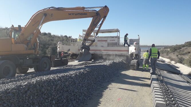 Las obras de instalación de vía en Osuna y Pedrera duraron poco, pero no se abrió al tráfico