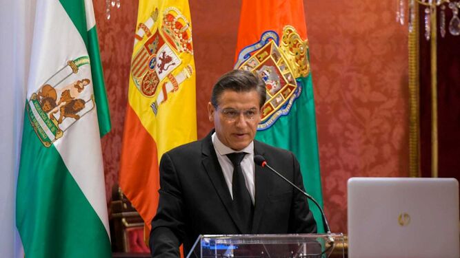 Luis Salvador, alcalde de Granada: "La historia nos recordará si vamos unidos, si no, no nos lo perdonarán"