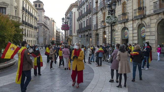 Fotos de la manifestaci&oacute;n en Puerta Real al grito de "Gobierno dimisi&oacute;n"