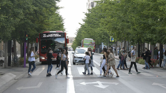 Granada sigue con el cambio de movilidad y modificará la ordenanza de aparcamientos