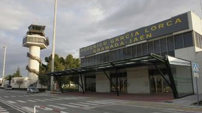 El Puerto de Motril y el aeropuerto de Granada seguirán sin tráfico internacional