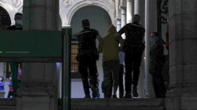 ‘El Kiki’ se sienta en el banquillo: arranca en Granada el juicio por matar al agente Arcos de la Guardia Civil
