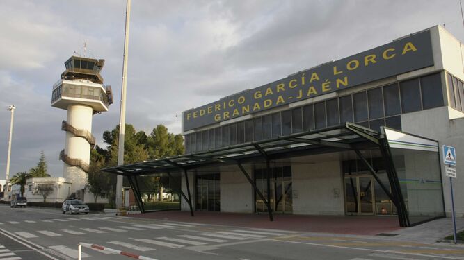 El aeropuerto de Granada dará prioridad a la facturación on-line