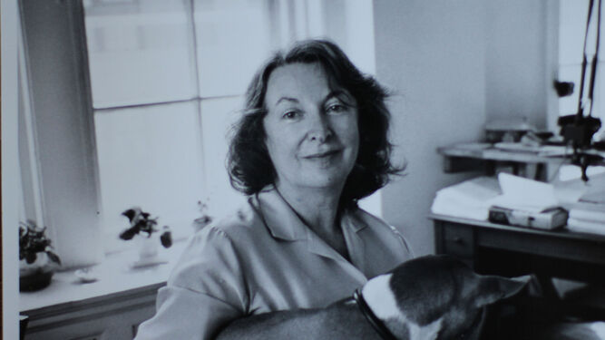 La influyente y controvertida crítica cinematográfica Pauline Kael (1919-2001).