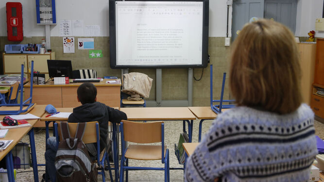 Imagen de archivo de una clase en un centro docente de Granada.
