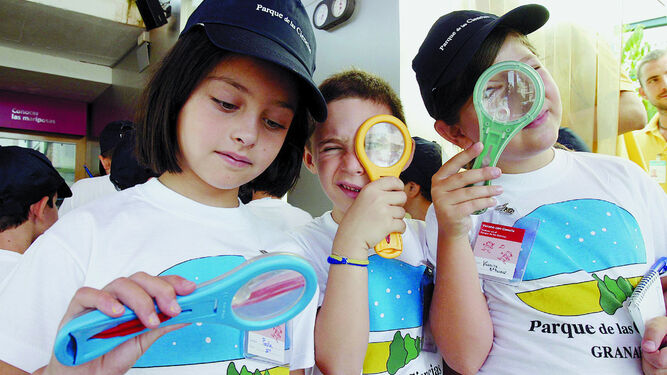 Imagen de archivo de un grupo de niños en el Parque de las Ciencias dentro del programa Verano con Ciencia.