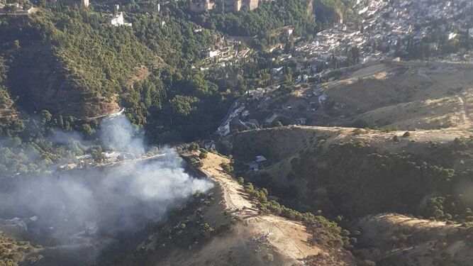 Imagen aérea de la zona del incendio ayer por la tarde