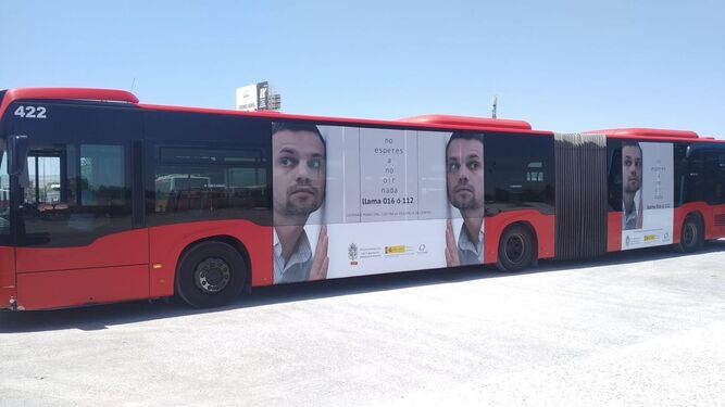 La nueva campaña en los autobuses de Granada