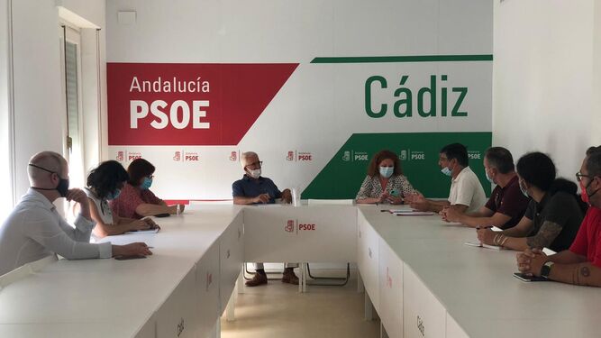 Los comités de empresa de Airbus Puerto Real y el CBC se reúnen con miembros del PSOE de Cádiz.
