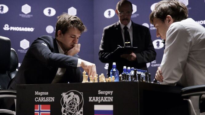 Carlsen, en acción durante el Mundial disputado en Nueva York.