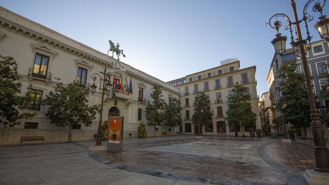 El presupuesto de Granada incrementa en 11.460 euros la subvención a los grupos municipales