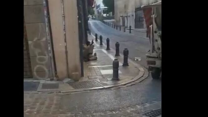 Vídeo de los momentos del tiroteo entre un hombre y la Policía junto a la Catedral de Granada