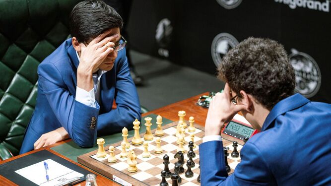 Imagen de una partida de ajedrez entre dos participantes