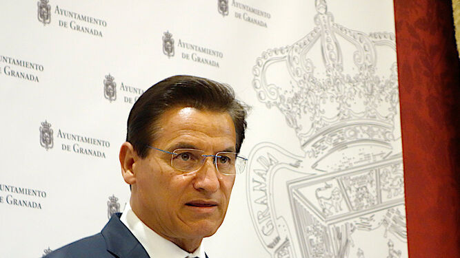 El alcalde de Granada asegura que la marejada en el PP provincial no afectará a la estabilidad del bipartito