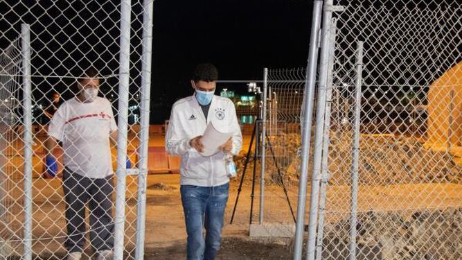 Más de un centenar de  inmigrantes conviven en el CATE de Motril (Granada) con siete positivos por coronavirus
