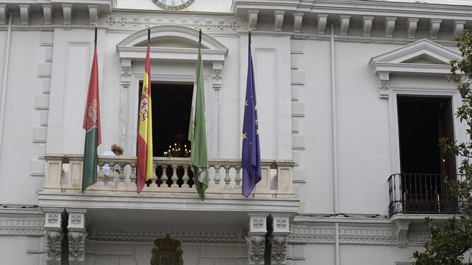 Imagen de archivo de la fachada del Ayuntamiento de Granada.