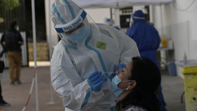 Fotos: as&iacute; est&aacute;n siendo los cribados masivos de coronavirus en la provincia de Granada