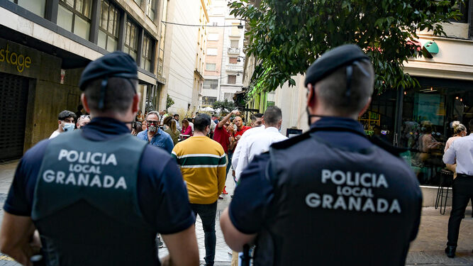 Moreno anuncia que la Junta  tomará medidas más duras en Granada por el avance del coronavirus