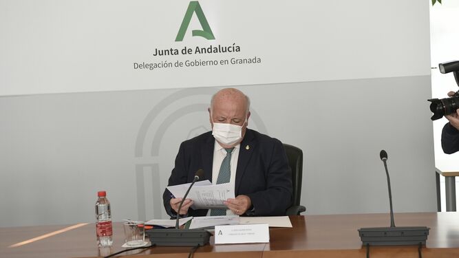 El consejero de Salud, en la reunión en Granada
