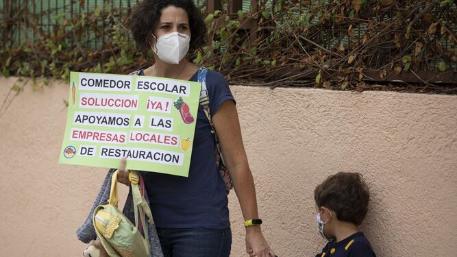 Protesta en el CEIP Abencerrajes de Granada, hace dos semanas.