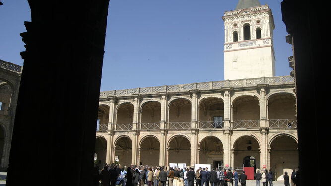 El claustro del Monasterio de San Jerónimo.