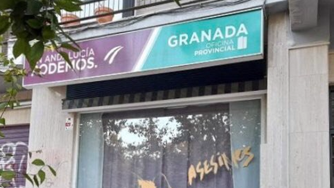 La pintada en la sede de Podemos Granada