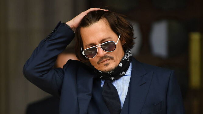 Johnny Depp, a su salida del juicio contra el tabloide 'The Sun' en Londres.