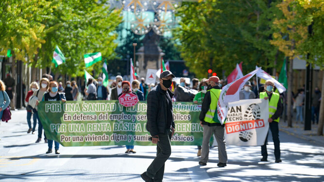 Fotos de la manifestaci&oacute;n por la educaci&oacute;n y la sanidad p&uacute;blicas en Granada