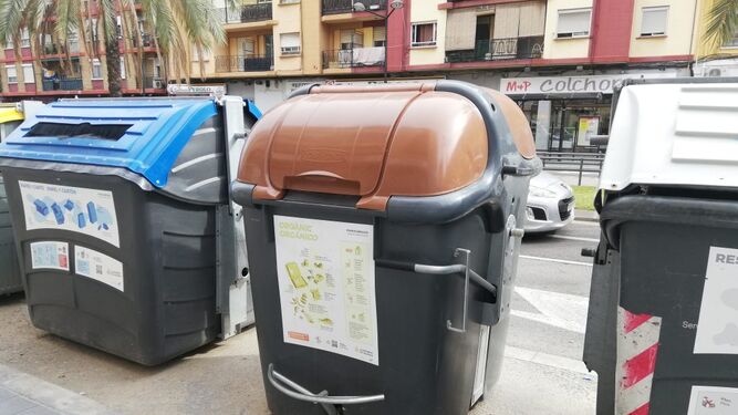 Granada sumará el quinto contenedor, el marrón, con la nueva concesión de basura