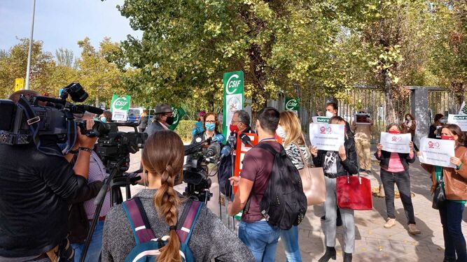 Protesta de esta mañana de los sindicatos sanitarios en Granada