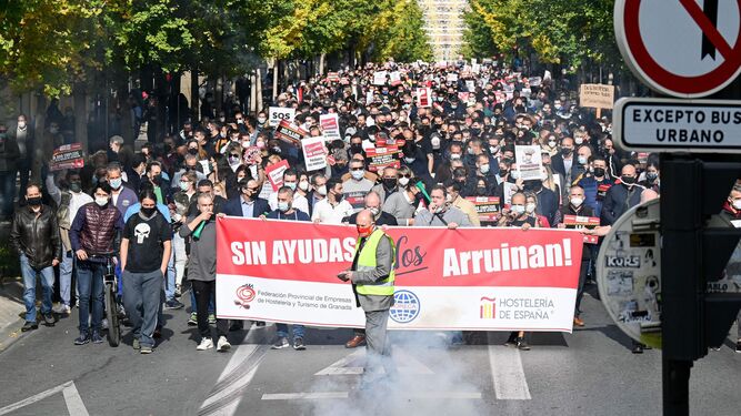 Los bares y restaurantes de Granada hacen ruido: as&iacute; han protestado