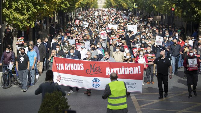 Los bares y restaurantes de Granada hacen ruido: as&iacute; han protestado