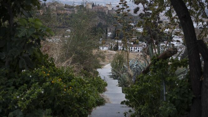 Fotos de San Miguel Alto, el barrio de Granada que pende de un hilo