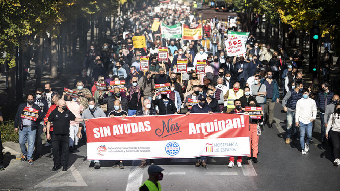 Nueva jornada de protesta de hosteleros y comerciantes de Granada contra el cierre y la asfixia económica