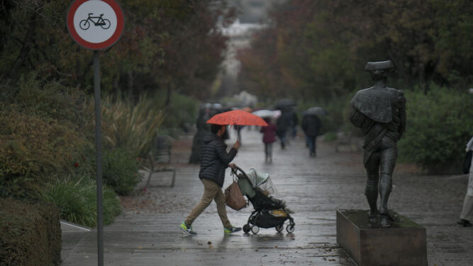 Fotos: d&iacute;a de lluvia en Granada