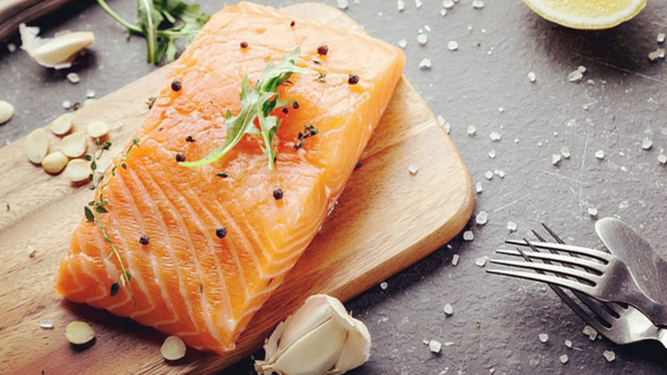 El salmón noruego es uno de los ingredientes preferidos a la hora de elaborar un menú de Navidad.