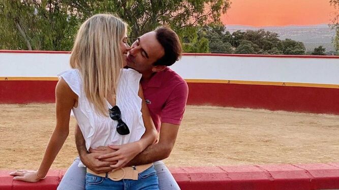 Enrique Ponce y Ana Soria han protagonizado el romance de este fatídico 2020.