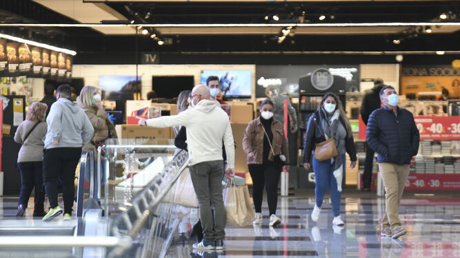 Fotos: las rebajas en el Nevada Shopping de Granada