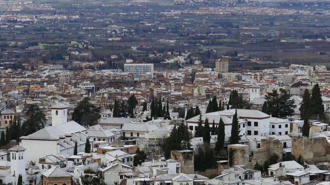 Fotos: la borrasca Filomena hace que Granada amanezca cubierta de nieve por primera vez este 2021