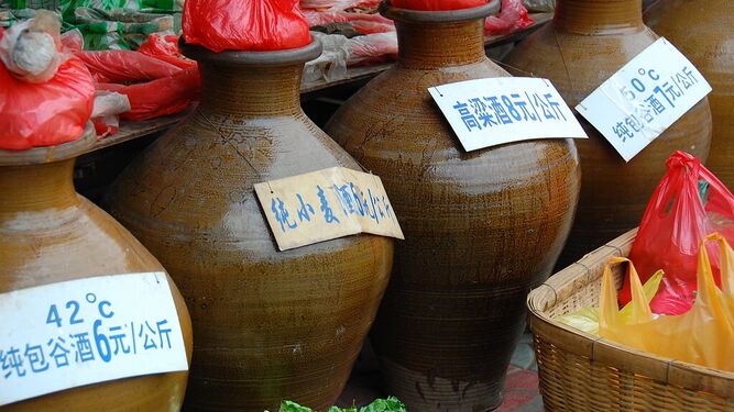 Botellas típicas de Baijiu.