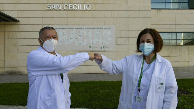 Los sanitarios del Clínico de Granada comienzan a recibir la segunda dosis de la vacuna