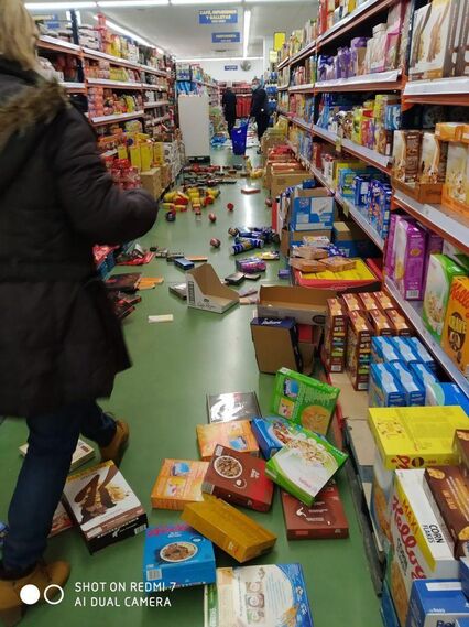 Fotos: as&iacute; ha quedado un supermercado por el terremoto de Granada