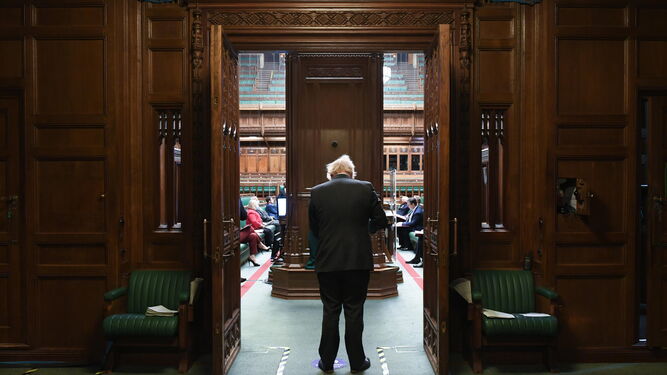 Boris Johnson entra en la Cámara de los Comunes.