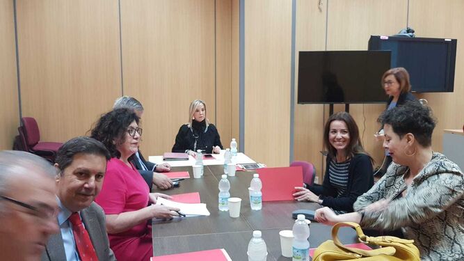 La fiscal Superior, Ana Tárrago, en la reunión de Algeciras con los fiscales Antidroga de Andalucía