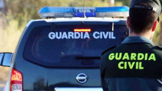 Fallece un hombre en Dólar (Granada) tras volcar el tractor con el que trabajaba